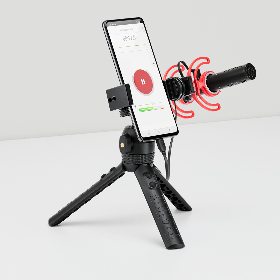 VideoMic GO II on Tripod 2 with mobile phone showing RØDE Reporter