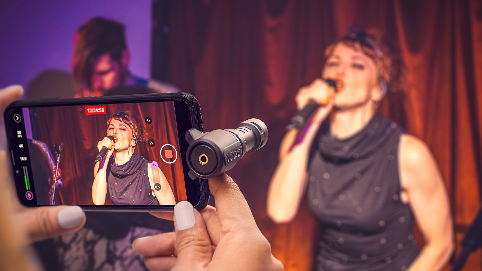 VideoMic Me-L connected to iPhone recording live music