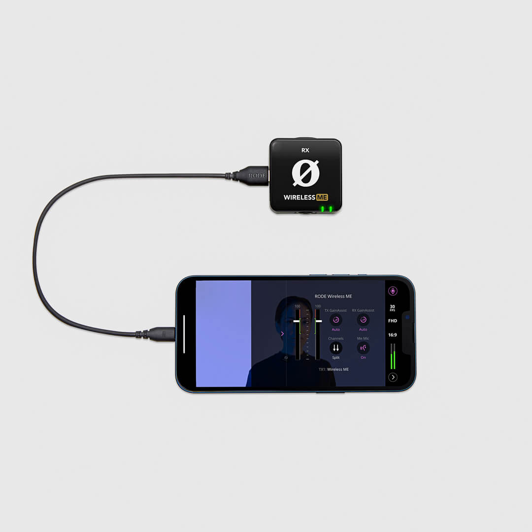 Wireless Me connected via SC21 to iPhone showing RØDE Capture