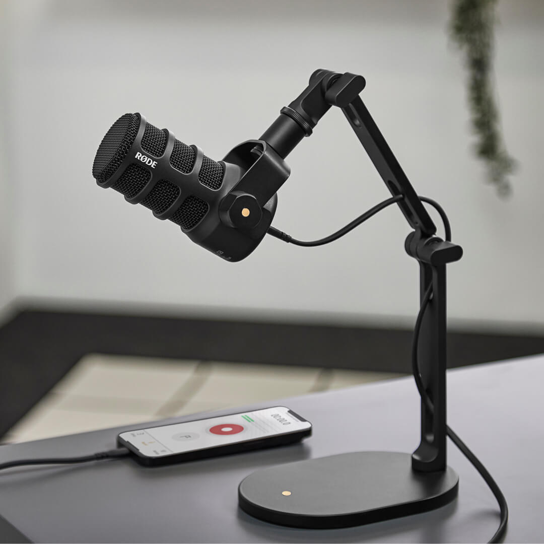 PodMic USB connected to iPhone showing RØDE Reporter