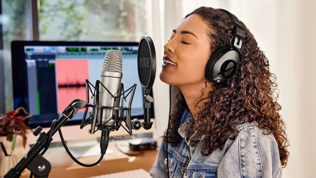 XLR vs USB Microphones: Which is Better for You?