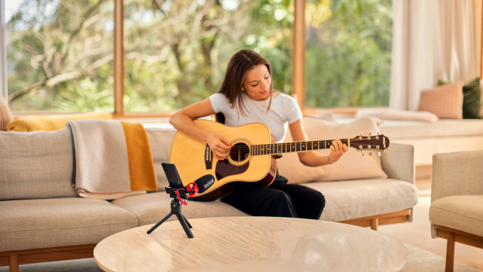 How to Use VideoMicro II with an iPhone or Android Smartphone RØDE